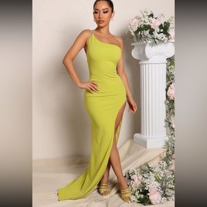 Fashionova gown